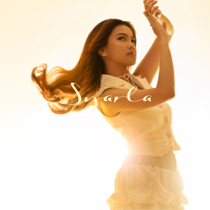 Listen to Kepada Yang Teristimewa (Instrumental) song with lyrics from Syarla