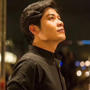 Listen to Cuối Cùng song with lyrics from Nguyen Van Chung