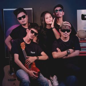 Dengarkan lagu Langganan Kleru nyanyian Kalia Siska dengan lirik