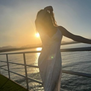 Listen to Море song with lyrics from Elina