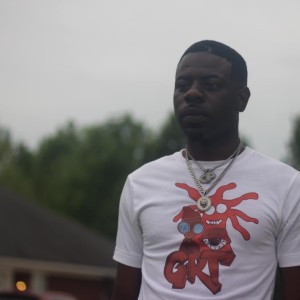 Dengarkan lagu Not A Rapper (Explicit) nyanyian Gualla dengan lirik