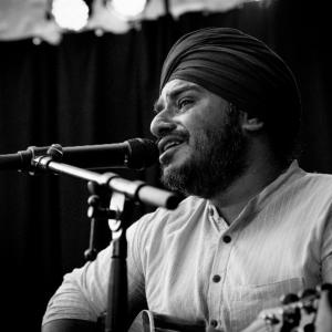 ดาวน์โหลดและฟังเพลง Ram Mantra พร้อมเนื้อเพลงจาก Sunny Sandhu