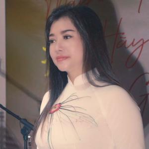 收听Vy hương的Trăng歌词歌曲