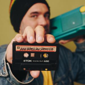 收聽Adnon的Upaon Gueto (feat. Biodz & Marvin Dali)歌詞歌曲