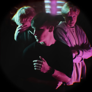 Listen to ПАРАНОЙЯ (Explicit) song with lyrics from savelno