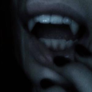 收聽CYB3RSC3N3的vampire (Slowed) (Explicit)歌詞歌曲