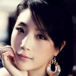 Listen to 江南思韵 (完整版) song with lyrics from 邬雅琴