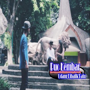 Dengarkan Udang Dibalik Batu (Explicit) lagu dari Duo Kembar dengan lirik