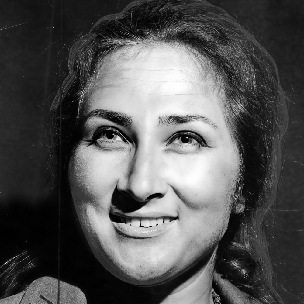 Netania Davrath