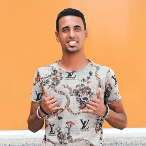 Dengarkan Farafer El TikTok lagu dari Omar ID dengan lirik
