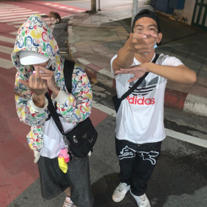 收聽4Bang的หมูแข้งทอง歌詞歌曲