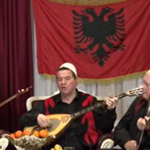 ดาวน์โหลดและฟังเพลง Tafil dhe Jahir Sejdiu (feat. Agim Boka) พร้อมเนื้อเพลงจาก Bexhet Korpuzi