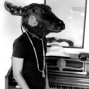 Dengarkan I'm On Fire lagu dari Shakey Graves dengan lirik