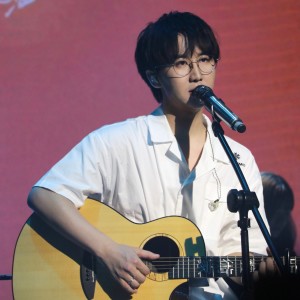 徐秉龙 ดาวน์โหลดและฟังเพลงฮิตจาก 徐秉龙