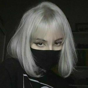 收听byjoelmichael的to me歌词歌曲