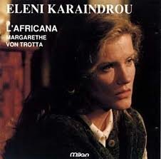 ดาวน์โหลดและฟังเพลง Xanavriskodas To Pathos - Thema Tou Parelthodos (Parallagi A') พร้อมเนื้อเพลงจาก Eleni Karaindrou