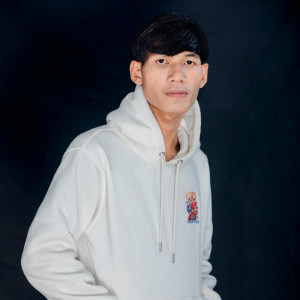 Listen to កុំមកឌឺកុំមកដង song with lyrics from NET THE BEATs