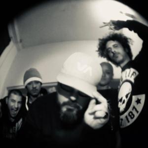 收聽BufaloFlow的1000 Schiaffi (feat. Esa AKA El Presidente) (Explicit)歌詞歌曲