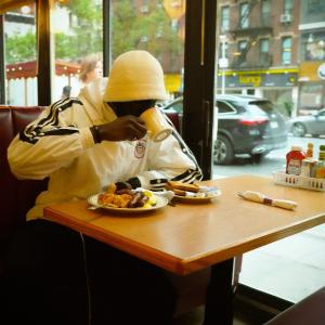 default playlist img