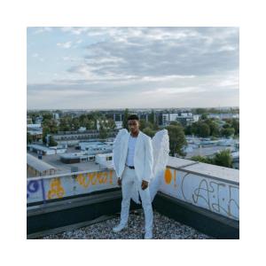 ดาวน์โหลดและฟังเพลง Light Years พร้อมเนื้อเพลงจาก Leerose Addy