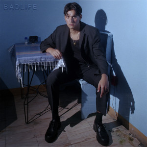 ดาวน์โหลดและฟังเพลง Bad Life (feat. Kali Uchis) พร้อมเนื้อเพลงจาก Omar Apollo