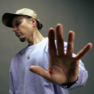 default playlist img