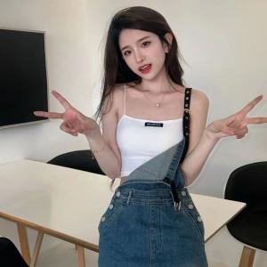 Listen to 浪漫的年纪 song with lyrics from 云兮阿妹