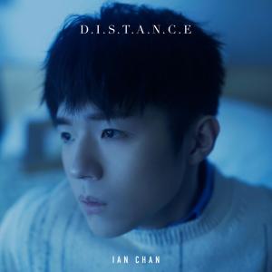 Dengarkan Distance lagu dari Ian 陈卓贤 dengan lirik