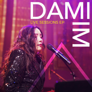 ดาวน์โหลดและฟังเพลง I Hear a Song (Live) พร้อมเนื้อเพลงจาก Dami Im
