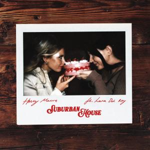 Dengarkan lagu Suburban House nyanyian Holly Macve dengan lirik