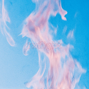 ดาวน์โหลดและฟังเพลง twilight พร้อมเนื้อเพลงจาก Sano ibuki