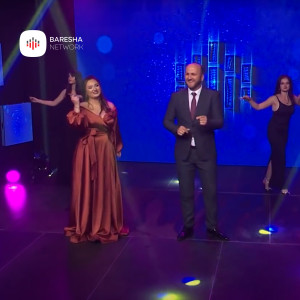 Listen to Ka dera kur te rash song with lyrics from Albina Burrniku