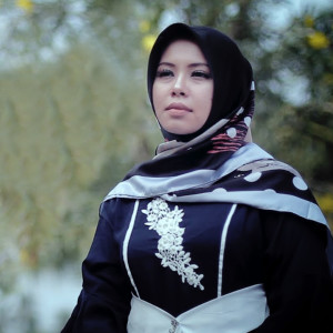 Listen to Boru Panggoaran song with lyrics from Vanny Vabiola