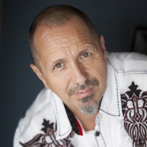 收聽Eddie B的Won't Bow Down歌詞歌曲