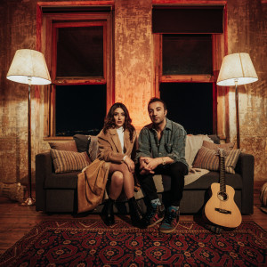 Listen to Kimsenin Kimsesi (Akustik) song with lyrics from Veys Colak
