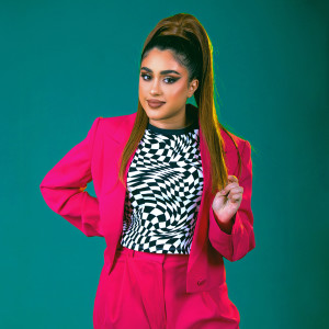 Dengarkan lagu اغيب nyanyian Almas dengan lirik