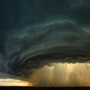 Dengarkan Partly Cloudy lagu dari Carter Bennett dengan lirik