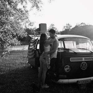 ดาวน์โหลดและฟังเพลง Legendary Love พร้อมเนื้อเพลงจาก Tyler Gardner