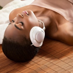 Binaural Collective的專輯Spa Massage Tones: Calming Sound Therapy