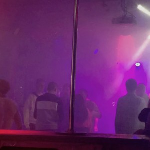 收聽Samik的Наши имена (Explicit)歌詞歌曲