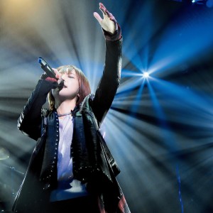 收聽藍井艾露的シンシアの光歌詞歌曲