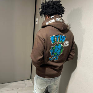 收聽Liyo的No Point in Asking (Explicit)歌詞歌曲