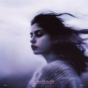 ดาวน์โหลดและฟังเพลง Made of Glass พร้อมเนื้อเพลงจาก Vilaxxs