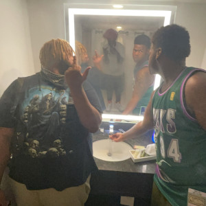 收聽Tonifavors的Zaza (Explicit)歌詞歌曲