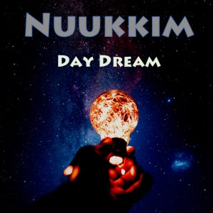 ดาวน์โหลดและฟังเพลง Day Dream พร้อมเนื้อเพลงจาก Nuukkim