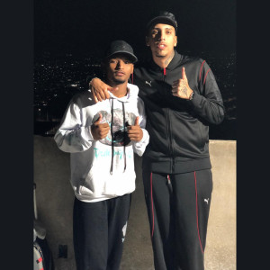 收聽Dj Gvzinho Tralha的COITADA DAS PRIMEIRA (Explicit)歌詞歌曲