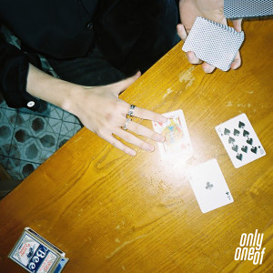 ดาวน์โหลดและฟังเพลง MONEY (OnlyOneOf Ver.) (from 'yours only 2.2') พร้อมเนื้อเพลงจาก OnlyOneOf