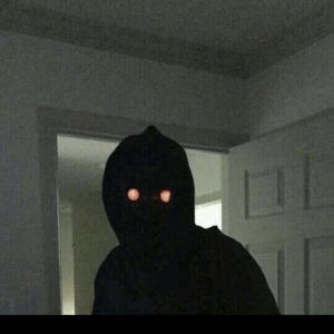 收聽Psavvo的Clowns (feat. Zayracks & Jayy Mercury) (Explicit)歌詞歌曲