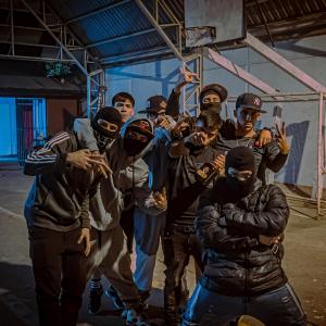 收聽Young Jimmy b的Dandole Colorrr (feat. Juanjo) (Explicit)歌詞歌曲