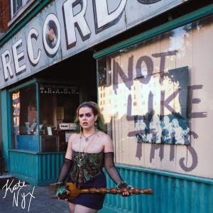 收聽Kate Nyx的Green Monster (Howl at the Moon) (feat. Unwoman)歌詞歌曲